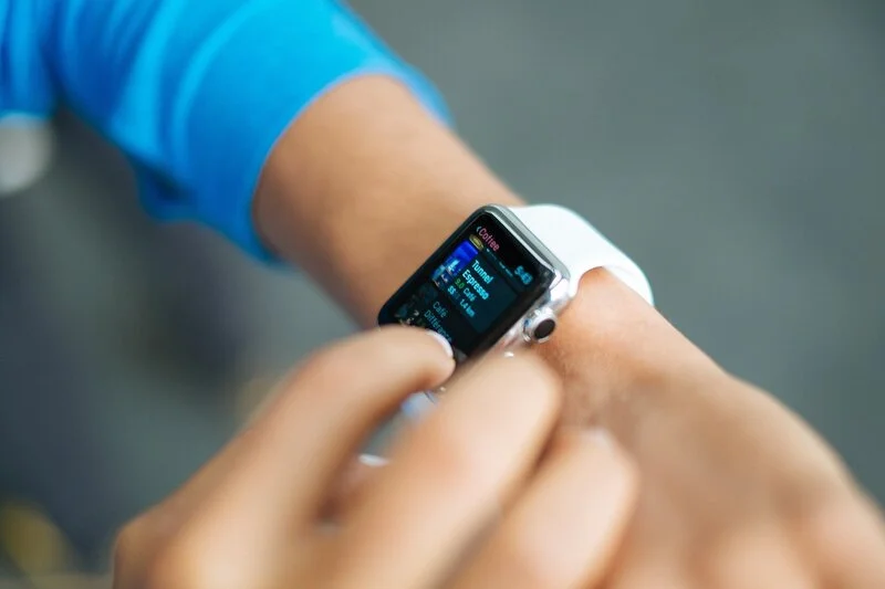 texting on an smart watch